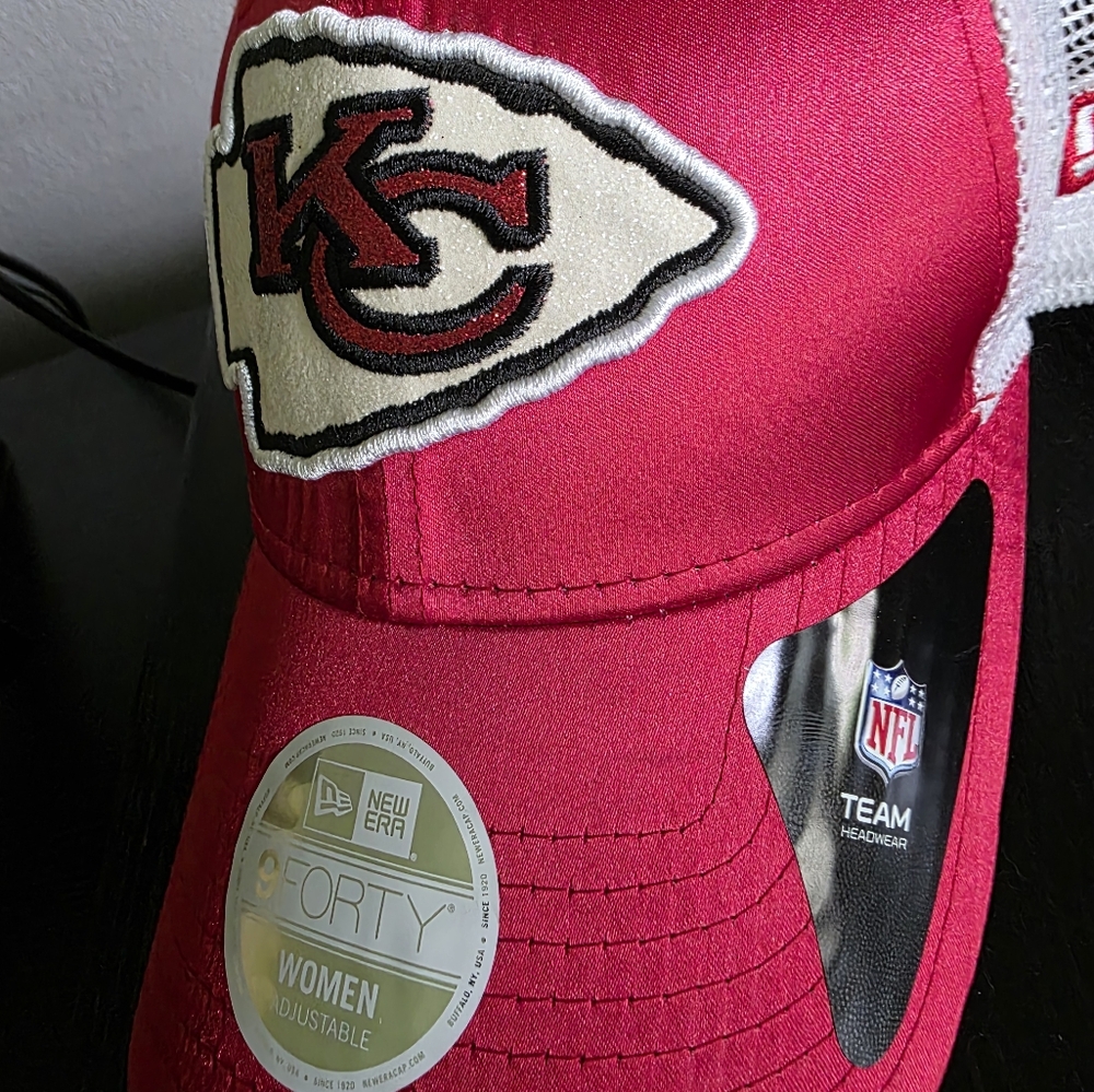 Women's Kansas City Chiefs hat/baseball cap with glitter KC logo arrowhead